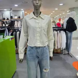 시슬리/애플아울렛/크런치 허리 스트링 크롭 셔츠 SAWS32531