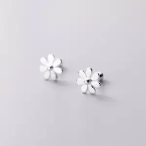 플라워 모티브 서지컬 데이지 피어싱 귓바퀴 포인트
