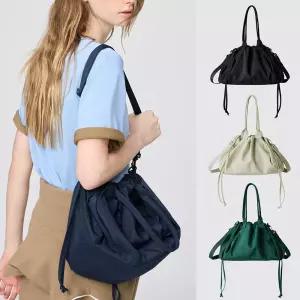 유니클로 C 가방 드로스트링 백 숄더백