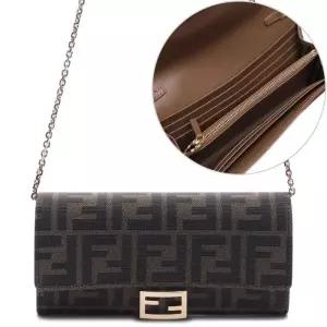 [펜디]26SS 여성 바게트 체인 장지갑 (8M0365 A98P F0A6E 26S)