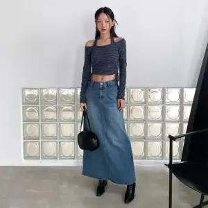 여자 사이드 셔링 홀터넥 크롭 니트 티셔츠