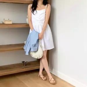 [옷자락]여자 볼륨 셔링 바스락 끈나시 미니 원피스