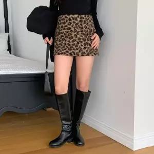 [다잇템]여자 뽀글이 호피 패턴 미니 스커트