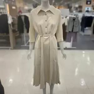 [SOUP]로쉘 프리미엄소재 카라 7부롤업 벨티드 원피스 OC4OPQ2