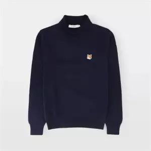 [리퍼브] 메종키츠네 폭스 헤드 패치 남녀공용 터틀넥 니트 HM00508KT1036 P480