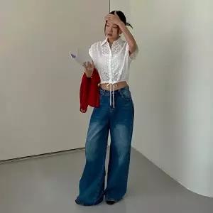 [옷자락]여자 펀칭 레이스 민소매 카라 블라우스