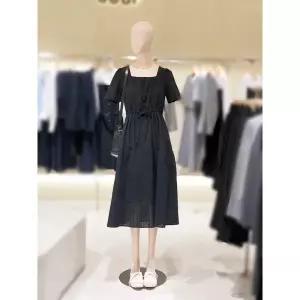 [롯데백화점]SOUP 스퀘어넥 아일렛 롱 원피스 SC5OP80