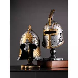 유럽 갑옷 헬멧 중세 의상 바이킹 전사 기사 창과 로마