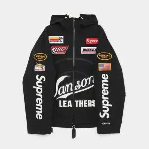 MUST IT_ 멀티 패치로고 밴슨 레더스 고어텍스 쉘 후드 남성 자켓 FW25J6 BLACK