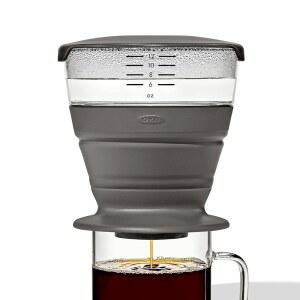 보관 케이스가 접이식 푸어오버 브루 메이커 있는 OXO 커피