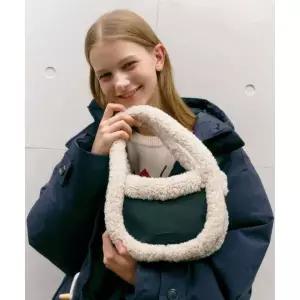 질바이질스튜어트 [플러피] 시어링 호보 퍼토트 - s 489973