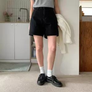 [하프클럽/옷자락]여자 A라인 흑청 데님 반바지