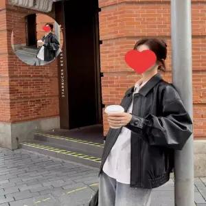 캐주얼룩 여성 2컬러 간절기 오버핏 페이크 레더자켓 가죽점퍼