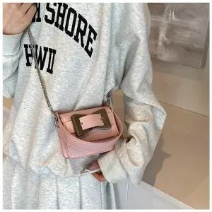 천진반 여자 데일리룩 가방 미니백 봄여름 체인 파우치 패션 숄더 스퀘어 미니 크로스백 립스틱백 KUK2