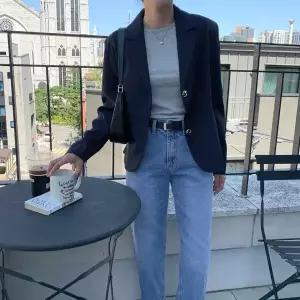 여자 버튼 골드포인트 컨템포러리 카라 수트핏 자켓