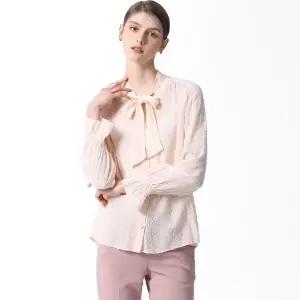 [쉬즈미스]스퀘어 패턴 타이넥 블라우스  택가격  228000원 _P357123115