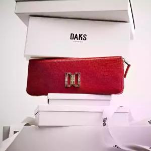 닥스 ACC 선물포장 레드 가죽 고급 크리스탈 장식 DD로고 지퍼돌이 장지갑 DCWA5F285
