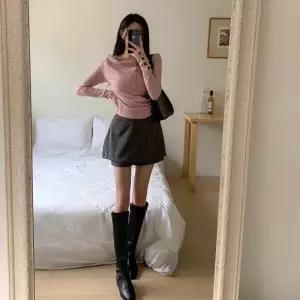 /신상오픈런 여성용 여리핏 오프숄더 골지 버튼 니트 스웨터