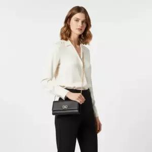 SALVATORE FERRAGAMO 26SS 체인 간치니 월렛 220636 770374)