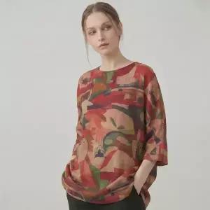 화세 레드아트패치오버핏블라우스_HB6MBL008C