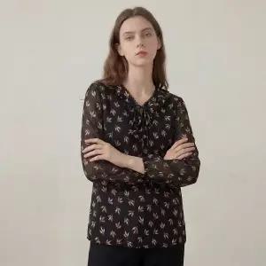 화세 샤인리프패턴블라우스_HB6MBL009C