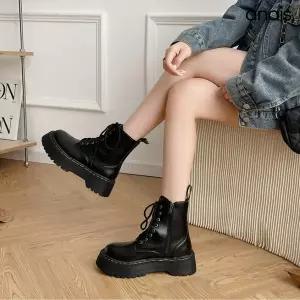 [아나이스] 레이스업 러그솔 미들워커 5cm_26S202