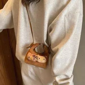 헬로키티 하트 무늬 브라운 미니백 립스틱 키 파우치 미니 크로스백