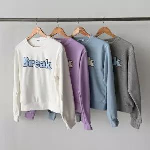 [옷자락]여성 개강 패션 보라색 배색 프린트 세미크롭 봄 맨투맨