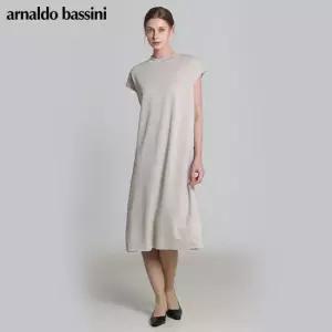 아날도바시니 백스티치 뒷트임 캡소매원피스