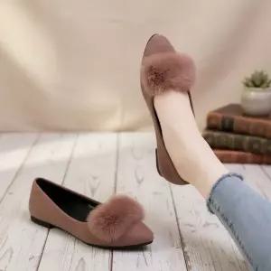 [옷자락]여성 퍼 장식 스웨이드 플랫슈즈 데일리용_P421375647