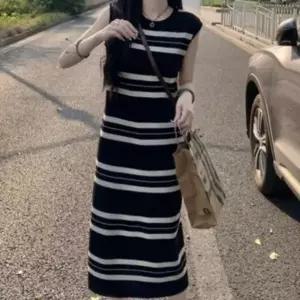 슬리브리스 스트라이프 원피스 데일리룩