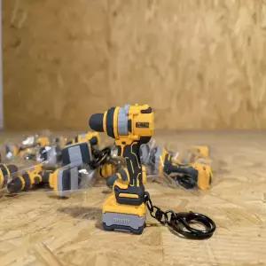 예초기 부품 dewalt 호환 DCD1007 전기 드릴 모델 열쇠고리 펜던트는 고무 소재로 제작되었으며 검정색 걸
