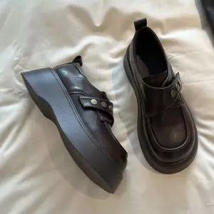 여친 블랙 빈티지 봄가을 러블리 로퍼 신발 슈즈 단화 윙팁 통굽 플랫 다올3