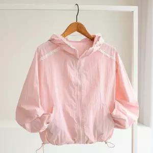 [잇수다] 루엔르 레이스 스트링 바람막이 후드 집업 점퍼