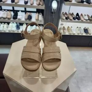 엘칸토 HC10 여성웨지샌들아이보리4cm 여성양가죽쿠셔닝웨지데이리발편한샌들 LCWW36U