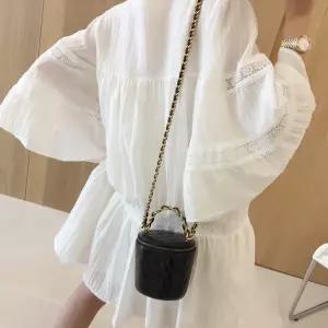 소피아 펀칭 레이스 스퀘어넥 나팔소매 플레어 A라인 루즈핏 미니 원피스 (2color)