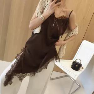 포즈 레이스자수 A라인 사선언발 트임 끈 뷔스티에 실키원피스 (3color)