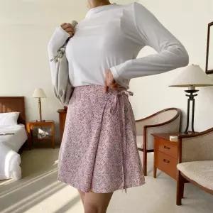 여자 뒷밴딩 랩 끈 플라워 미니 스커트