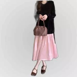 블랙 핑크 배색 활용도 좋은 롱원피스 벨벳