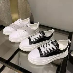 키높이 스니커즈 4센치 베이직 깔끔한 여성 운동화 뮬슬리퍼 발편한뮬 흰색스니커즈