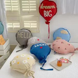 브로든컴퍼니 쿠션인테리어 포인트소품 촬영방꾸미기 벽인테리어 자수 패릭 이쁜 침대 아이 카페