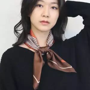 여자 봄스카프 모던 스트라이프 사각 쁘띠 목손수건 쁘띠스카프 사각스카프 봄스카프