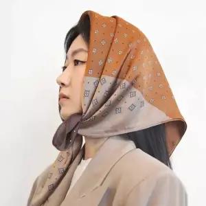 도트 쁘띠 사각 스카프 여성 봄 트리플 닷 브라운 간 쁘띠스카프 사각스카프