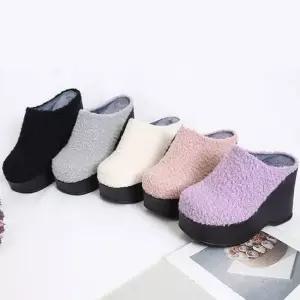 여성 뽀글이 안감 퍼 하이굽 슬리퍼 실내 사무실 겨울 발편한슬리퍼 회사슬리퍼