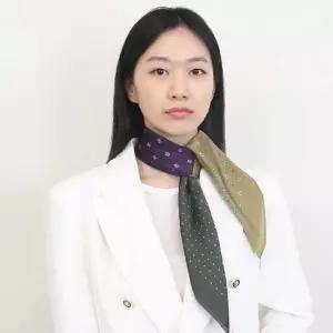 여자 명품 쁘띠 스카프 트리플 닷 카키 간절기 코디 쁘띠스카프 사각스카프