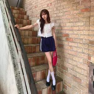 [하프클럽/]여성 스트라이프 디테일 하프 핀턱 숏 팬츠