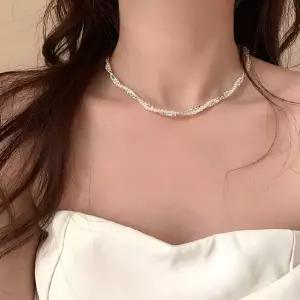 (쓰러담아) 고급 꼬임 레이어드 목걸이 진주 큐빅 초커