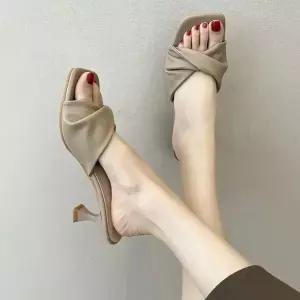 여자 외출 나들이 고급 스타일 트위스트 꼬임 샌들 슬리퍼쪼리 비치 여름쪼리 꽃무늬 발편한 PVC신발 EVA