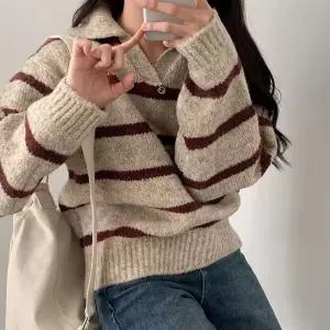 여성 겨울 스트라이프 단가라 카라 니트 티 브라운 여자 라니트 예쁜 줄무늬 기본 도톰 넥니트 셔츠