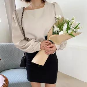 [다잇템]여자 핀턱 망토 스퀘어넥 스프링 블라우스